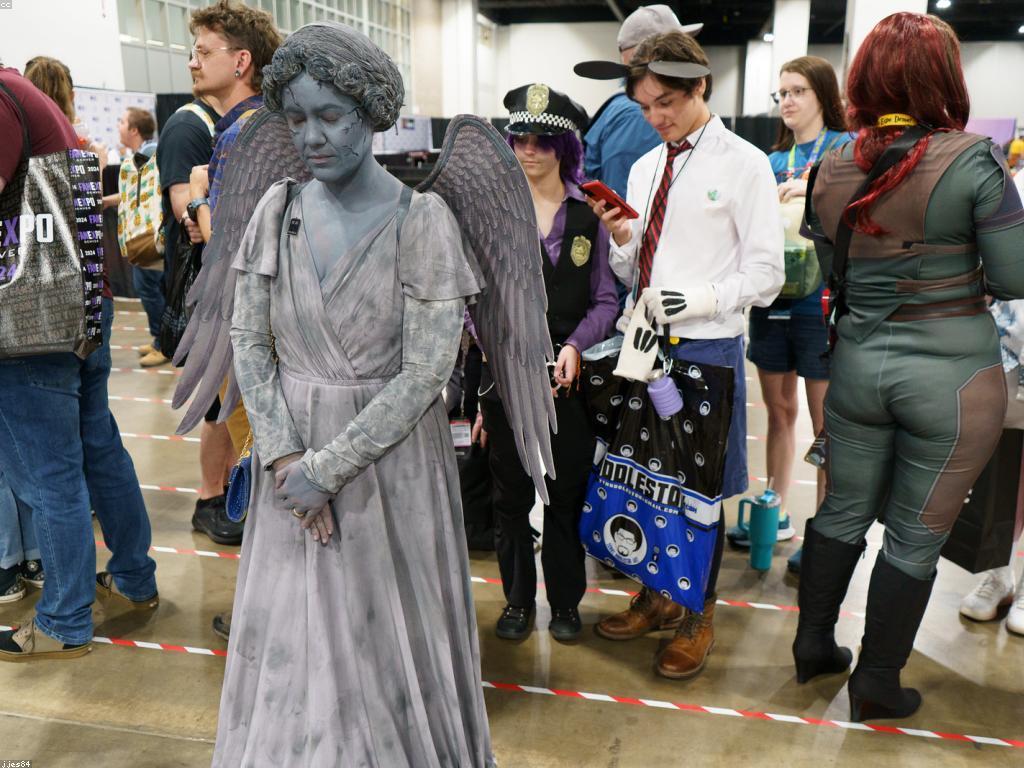 ការប្រកួតនិងព្រឹត្តិការណ៍: ការប្រកួតដ៏មានសារៈសំខាន់និងការអភិវឌ្ឍន៍សង្គម